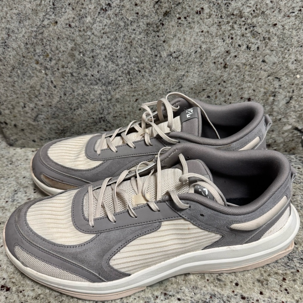 APL Men’s Jogger - Size 12 US